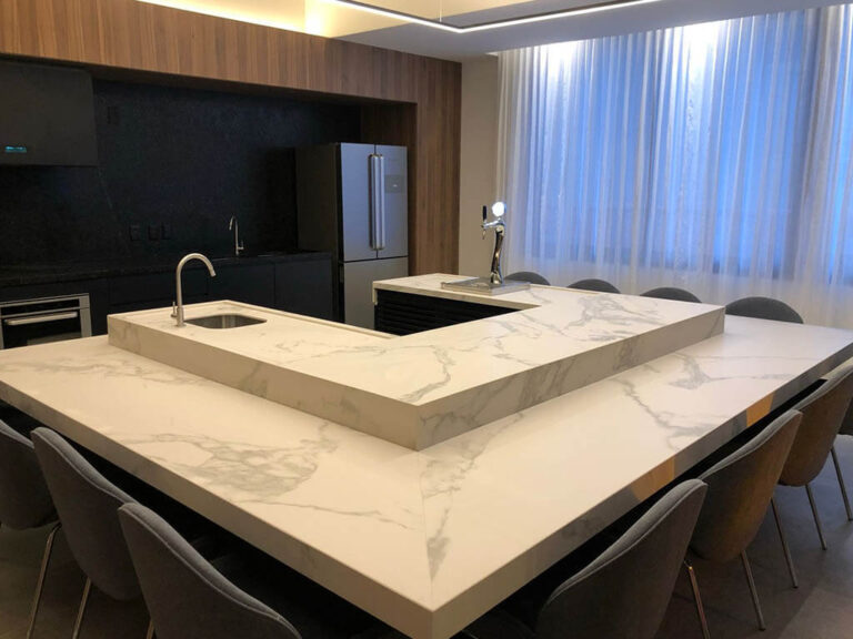 Obra com mármore, basalto, granito e quartzo no rs. Conte com a PedraZ.