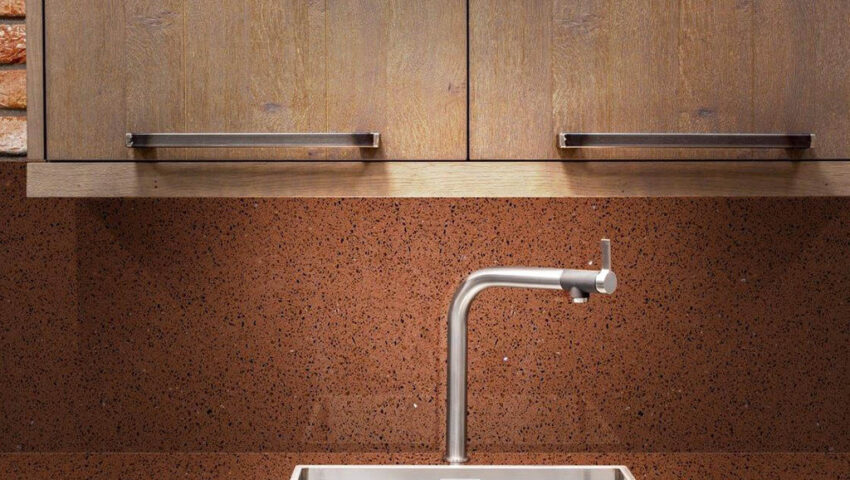 Cozinha com Quartzo Stone, pedra de quartzo de cor vemelha.